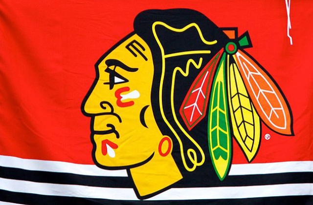 Drużyna Chicago Blackhawks wygrała w szóstym meczu finału ligi NHL z Boston Bruins 3:2 i tym samym zgarnęła najcenniejsze na świecie trofeum w hokeju klubowym.
