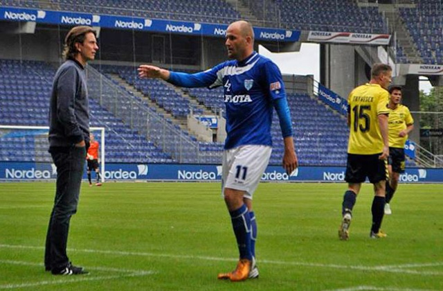 Rafał Grzelak - były zawodnik m.in. Pogoni Szczecin, Lecha Poznań i Boavisty Porto - został nowym piłkarzem Floty Świnoujście. 31-letni pomocnik podpisał z pierwszoligowcem roczny kontrakt z możliwością jego przedłużenia.