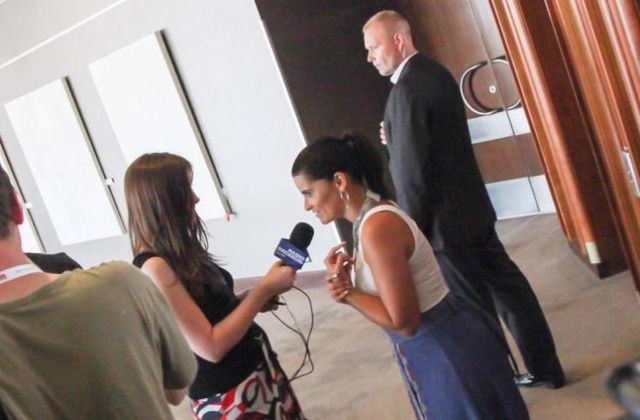 Nelly Furtado na antenie Radia Szczecin. Kanadyjska piosenkarka była gościem audycji Moje miasto, moja muzyka.
