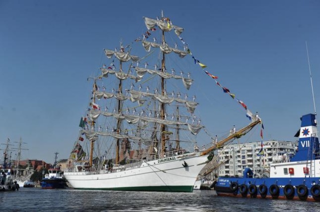 Sąd nie zgodził się na areszt dla dwóch mężczyzn zatrzymanych po niedzielnej bijatyce na plaży w Gdyni z udziałem kibiców Ruchu Chorzów i załogi meksykańskiego żaglowca Cuauhtemoc.