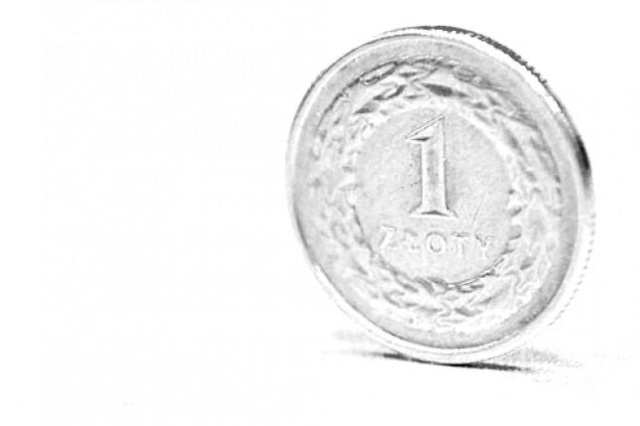 Rząd przeznaczy 100 milionów złotych na pomoc zwalnianym nauczycielom. Pieniądze z funduszy unijnych mają pomóc im w przekwalifikowaniu się i znalezieniu nowego zatrudnienia.