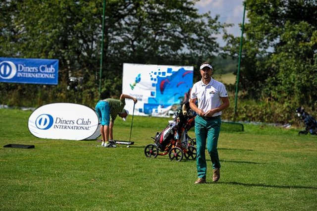 Żeglarze, piłkarze i satyrycy dla odmiany zagrali w golfa. W podszczecińskim Binowie zakończyły się rozgrywki World Golfers Championship i Diners Trophy.