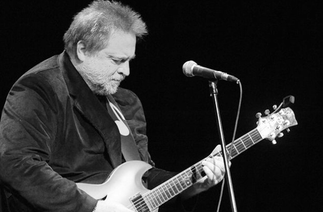 Nie żyje Jarosław Śmietana. Wybitny polski muzyk jazzowy i gitarzysta zmarł w wyniku komplikacji po operacji usunięcia guza mózgu, którą przeszedł na początku roku. Miał 62 lata.