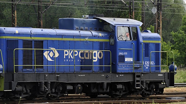 Do końca przyszłego roku PKP muszą spłacić 2 mld zł długu. Prezes kolejowej grupy zapewnia, że uda się to m.in. dzięki wprowadzeniu na giełdę PKP Cargo - donosi portal Newseria.pl.
