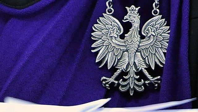 W 2013 r. do sądów wpłynie 16 mln spraw, czyli aż o 2 mln więcej niż rok wcześniej - szacuje Rzeczpospolita. To przyrost czterokrotnie szybszy niż w poprzednich latach.