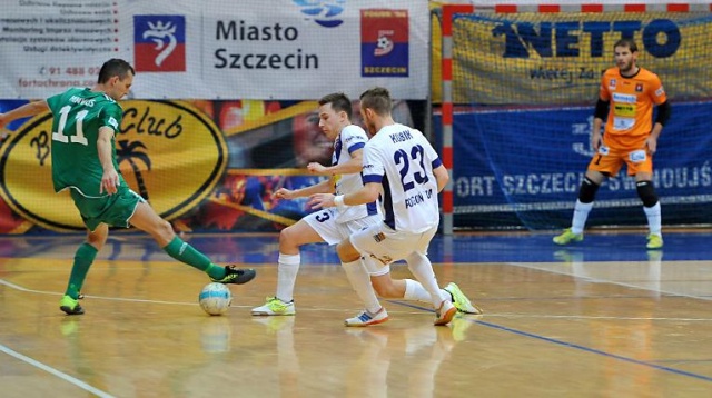 Halowi piłkarze Pogoni 04 Szczecin powołani do reprezentacji Polski w futsalu na zgrupowanie i towarzyski turniej Czterech Państw w Krośnie.