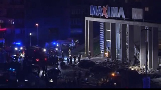 Bilans ofiar katastrofy w Rydze zwiększył się do 52 osób. To dane na sobotni poranek. W czwartek wieczorem w stolicy Łotwy runął dach supermarketu. Pracownicy budowali na nim plac zabaw z ogrodem.