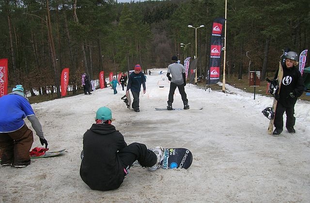 Zimowe sportowe szaleństwo rozpocznie się w Szczecinie już w sobotę. Choć do kalendarzowej zimy jeszcze miesiąc, na stoku Gubałówki już można uprawiać zimowy sport.