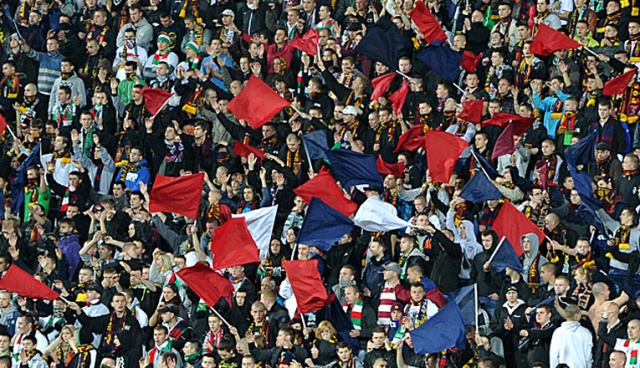 Prezesi piłkarskich drużyn, a wśród nich wiceszef Pogoni Szczecin, podpisali 10-punktowy dokument mówiący o bezpieczeństwie na polskich stadionach.
