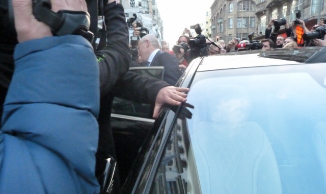 Nie polityką, a działalnością społeczną chce się teraz zająć Michaił Chodorkowski, niegdyś jeden z najbogatszych i najbardziej wpływowych Rosjan. W piątek byłego szefa koncernu paliwowego Jukos ułaskawił prezydent Władimir Putin.
