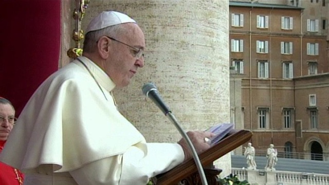 Papież Franciszek zaapelował w orędziu na Boże Narodzenie o przerwanie konfliktu w Syrii i pomoc humanitarną dla jej ludności.