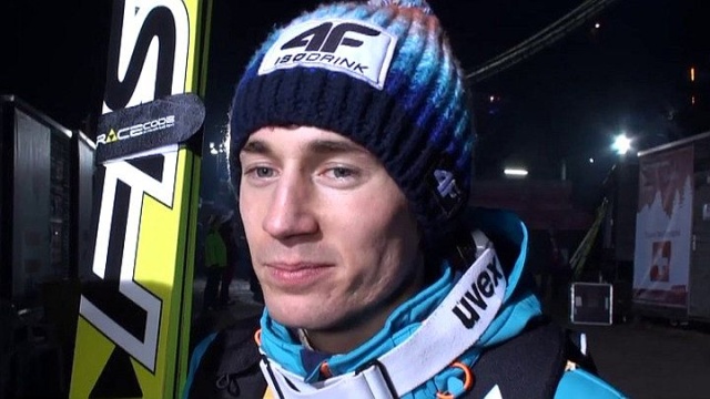Kamil Stoch 13. w konkursie, otwierającym Turniej Czterech Skoczni, ale nadal jest na czele klasyfikacji generalnej PŚ.