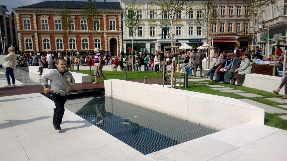 Świnoujście doczekało się rynku. Powstał on w miejscu dawnego ronda na placu Wolności. Fot. Sławomir Orlik [Radio Szczecin]