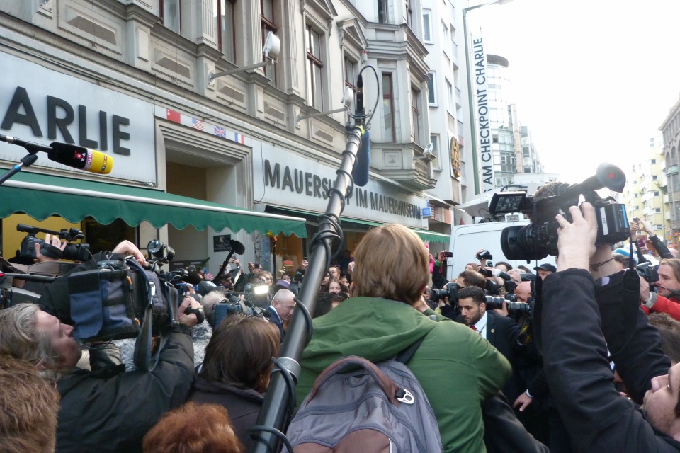 Na spotkanie przyszły tłumy dziennikarzy. Wystąpienie biznesmena relacjonowały setki mediów m.in. z Niemiec, Włoch, Ukrainy czy Azerbejdżanu. Fot. Natalia Skawińska [Radio Szczecin]