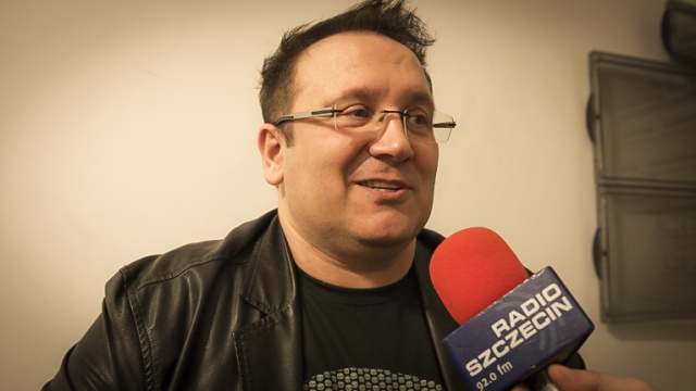 Fot. Jarosław Gaszyński [Radio Szczecin] Akustyczeń w Radiu Szczecin. Zaśpiewał Robert Kasprzycki [ZDJĘCIA, WIDEO]