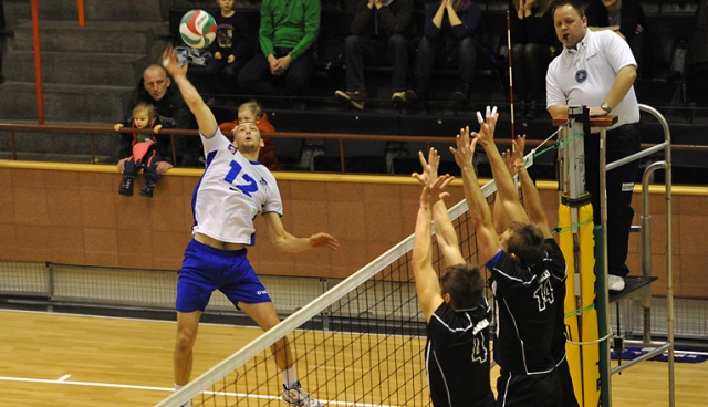 Siatkarze Morza Bałtyk Szczecin od zwycięstwa rozpoczęli występy w II lidze w Nowym Roku. Fot. Łukasz Szełemej [Radio Szczecin] Pierwszy mecz w tym roku i pierwsza wygrana Morza Bałtyk [ZDJĘCIA]