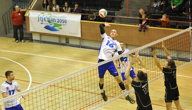 Siatkarze Morza Bałtyk Szczecin od zwycięstwa rozpoczęli występy w II lidze w Nowym Roku. Fot. Łukasz Szełemej [Radio Szczecin] Pierwszy mecz w tym roku i pierwsza wygrana Morza Bałtyk [ZDJĘCIA]