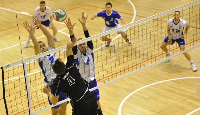 Siatkarze Morza Bałtyk Szczecin od zwycięstwa rozpoczęli występy w II lidze w Nowym Roku. Fot. Łukasz Szełemej [Radio Szczecin] Pierwszy mecz w tym roku i pierwsza wygrana Morza Bałtyk [ZDJĘCIA]