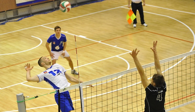 Siatkarze Morza Bałtyk Szczecin od zwycięstwa rozpoczęli występy w II lidze w Nowym Roku. Fot. Łukasz Szełemej [Radio Szczecin] Pierwszy mecz w tym roku i pierwsza wygrana Morza Bałtyk [ZDJĘCIA]