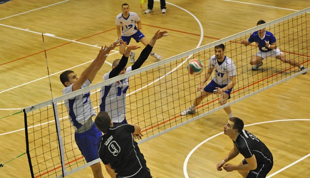 Siatkarze Morza Bałtyk Szczecin od zwycięstwa rozpoczęli występy w II lidze w Nowym Roku. Fot. Łukasz Szełemej [Radio Szczecin] Pierwszy mecz w tym roku i pierwsza wygrana Morza Bałtyk [ZDJĘCIA]