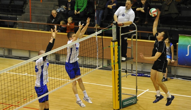 Siatkarze Morza Bałtyk Szczecin od zwycięstwa rozpoczęli występy w II lidze w Nowym Roku. Fot. Łukasz Szełemej [Radio Szczecin] Pierwszy mecz w tym roku i pierwsza wygrana Morza Bałtyk [ZDJĘCIA]