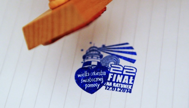 Koncerty, licytacje, pokazy ratownictwa medycznego i wojskowego sprzętu 12 Brygady Zmechanizowanej - tak wygląda 22. finał Wielkiej Orkiestry Świątecznej Pomocy w Szczecinie. Fot. Łukasz Szełemej [Radio Szczecin] Orkiestra w Szczecinie: Żołnierze, strażacy, artyści i cicha dyskoteka [WIDEO, ZDJĘCIA]