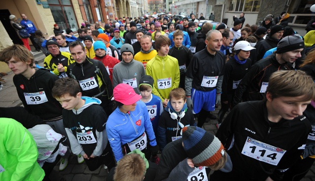 Koncerty, licytacje, pokazy ratownictwa medycznego i wojskowego sprzętu 12 Brygady Zmechanizowanej - tak wygląda 22. finał Wielkiej Orkiestry Świątecznej Pomocy w Szczecinie. Fot. Łukasz Szełemej [Radio Szczecin] Orkiestra w Szczecinie: Żołnierze, strażacy, artyści i cicha dyskoteka [WIDEO, ZDJĘCIA]
