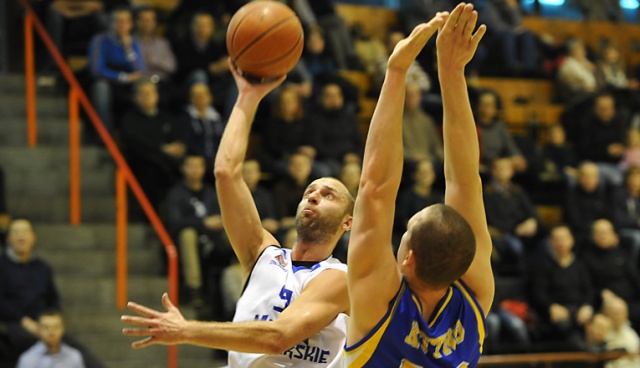 Koszykarze drużyny King Wilki Morskie Szczecin przegrali z AZS-em Polfarmex Kutno 93:95 w kolejnym meczu rozgrywek o mistrzostwo I ligi. Fot. Łukasz Szełemej [Radio Szczecin] Polfarmex lepszy od Wilków Morskich [ZDJĘCIA]