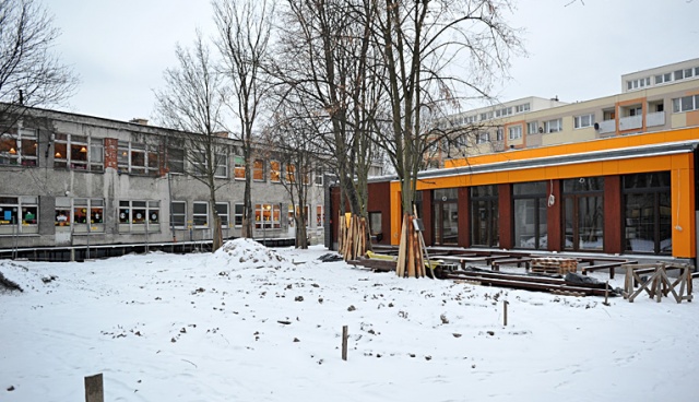 Dzieci z miejskiego żłobka przy ul. Niedziałkowskiego w centrum Szczecina wiosną przeniosą się do nowego budynku. Fot. Łukasz Szełemej [Radio Szczecin] Nowy budynek żłobka ma być gotowy na wiosnę [ZDJĘCIA]