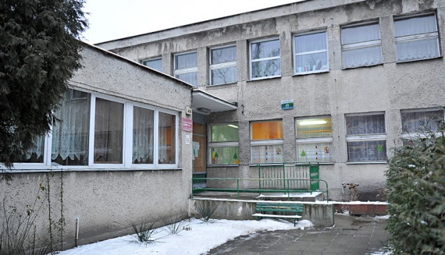 Dzieci z miejskiego żłobka przy ul. Niedziałkowskiego w centrum Szczecina wiosną przeniosą się do nowego budynku. Fot. Łukasz Szełemej [Radio Szczecin] Nowy budynek żłobka ma być gotowy na wiosnę [ZDJĘCIA]