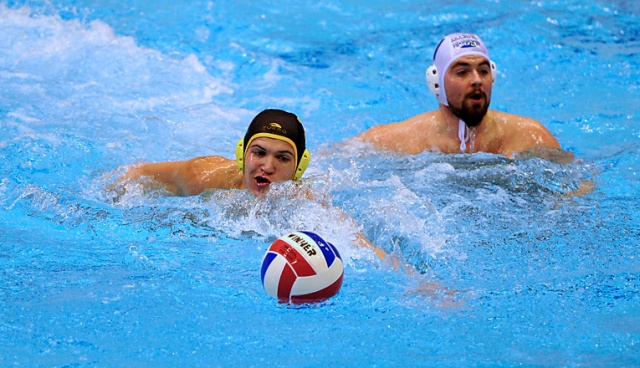 W popołudniowym spotkaniu gospodarze wygrali 11:10, a najskuteczniejszym zawodnikiem był Krystian Łukaszewicz, który zdobył trzy bramki. Fot. Łukasz Szełemej [Radio Szczecin] Arkonia wygrywa. Kolejny plener Migawki na meczu waterpolo [DUŻO ZDJĘĆ]