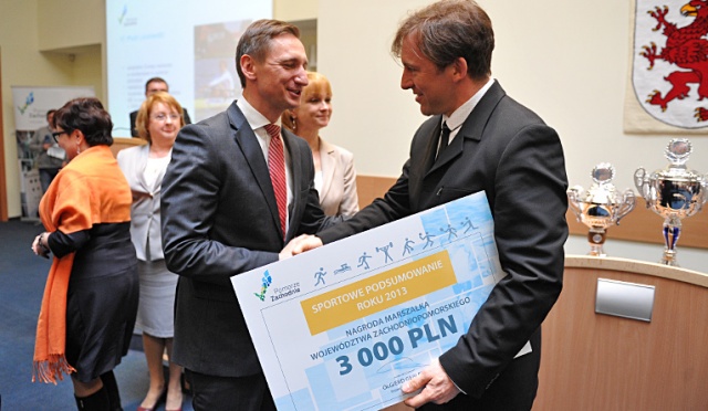 Fot. Łukasz Szełemej [Radio Szczecin] Marszałek docenił sukcesy sportowców. Najbardziej niepełnosprawnych [ZDJĘCIA]