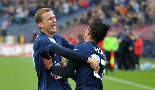 Pogoń Szczecin wygrała 3:1 z chorzowskim Ruchem w 27. kolejce piłkarskiej ekstraklasy i pozostaje jedynym zespołem w lidze bez porażki w tym roku. Fot. Łukasz Szełemej [Radio Szczecin] Filmowe gole Pogoni. Rewelacja wiosny bezradna w Szczecinie [RELACJA, WIDEO, ZDJĘCIA]