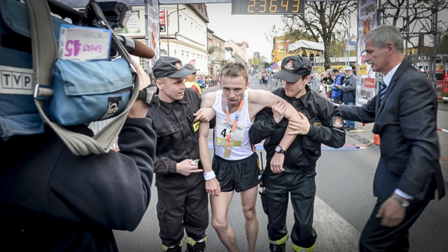 Fot. Jarosław Gaszyński [Radio Szczecin] Maraton w Dębnie. Jest nowy rekord i rekordowa liczba biegaczy [ZDJĘCIA, WIDEO]