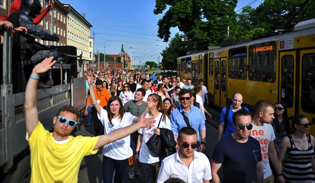 Studenci przejęli władzę nad miastem - Juwenalia w Szczecinie oficjalnie rozpoczęte. Fot. Łukasz Szełemej [Radio Szczecin] Szczecin należy do studentów. Ruszyły Juwenalia [ZDJĘCIA]