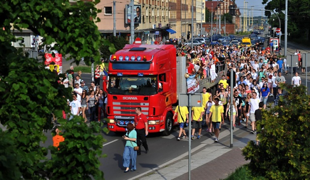 Studenci przejęli władzę nad miastem - Juwenalia w Szczecinie oficjalnie rozpoczęte. Fot. Łukasz Szełemej [Radio Szczecin] Szczecin należy do studentów. Ruszyły Juwenalia [ZDJĘCIA]