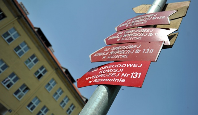 Polacy w eurowyborach wybiorą 51 europosłów. Fot. Łukasz Szełemej [Radio Szczecin] Trwa cisza wyborcza. Zabronione jest nawet "lajkowanie" [ZDJĘCIA]