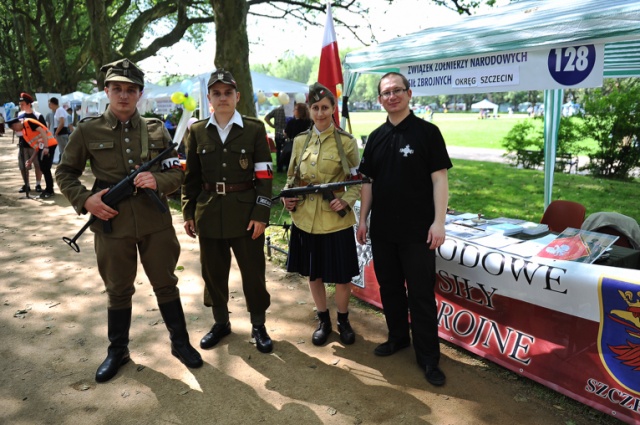 Blisko 150 stowarzyszeń prezentuje się podczas 13. Szczecińskiego Spotkania Organizacji Pozarządowych "Pod Platanami". Fot. Łukasz Szełemej [Radio Szczecin] Konkursy, warsztaty i lokalne smakołyki. Szczecińskie organizacje pod Platanami [ZDJĘCIA]