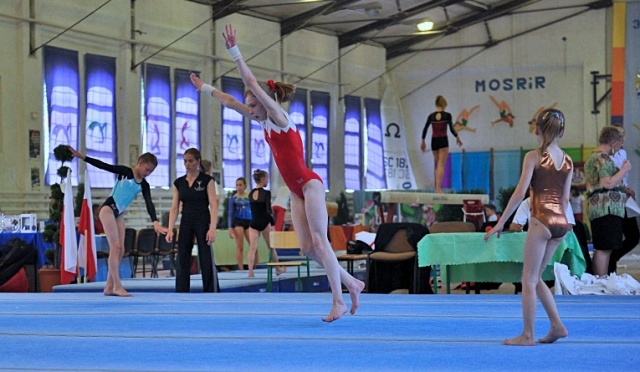 W zawodach gimnastycznych w Szczecinie wystąpiło w sumie 66 zawodników i zawodniczek z Polski, Rosji, Łotwy, Białorusi oraz Danii. Fot. Łukasz Szełemej [Radio Szczecin] Małżeństwo ze Szczecina najlepsze w gimnastycznym memoriale [ZDJĘCIA]