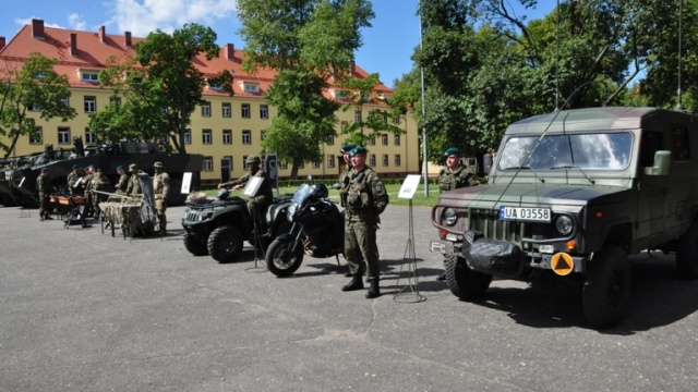 "Dwunastka" ćwiczy przed świętem Wojska Polskiego. Fot. Por. Błażej Łukaszewski/12 Dywizja Zmechanizowana w Szczecinie. Żołnierze przemaszerują przez Wały Chrobrego. Jana z Kolna będzie zamknięta [ZDJĘCIA]