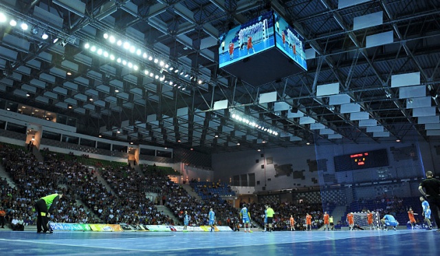 30:33 przegrali piłkarze ręczni ze Szczecina z mistrzem Polski Vive Tauron Kielce. Fot. Łukasz Szełemej [Radio Szczecin] GAZ-SYSTEM Pogoń przegrała. Mecz w hali Arena obejrzały tłumy kibiców [ZDJĘCIA]