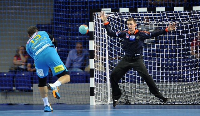 30:33 przegrali piłkarze ręczni ze Szczecina z mistrzem Polski Vive Tauron Kielce. Fot. Łukasz Szełemej [Radio Szczecin] GAZ-SYSTEM Pogoń przegrała. Mecz w hali Arena obejrzały tłumy kibiców [ZDJĘCIA]