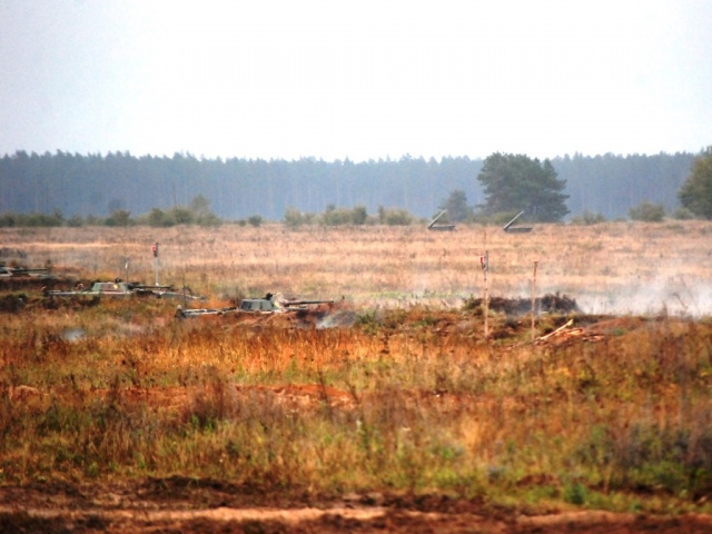 Ostre strzelanie prowadzą oddziały Błękitnej Brygady na poligonie w Orzyszu. Fot. kpt. Janusz Błaszczak 12BZ Ostre strzelanie prowadzą oddziały Błękitnej Brygady na poligonie w Orzyszu [ZDJĘCIA]