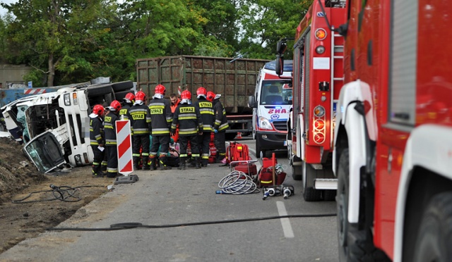 Wypadek na Szosie Polskiej. Kabina kierowcy zmiażdżona