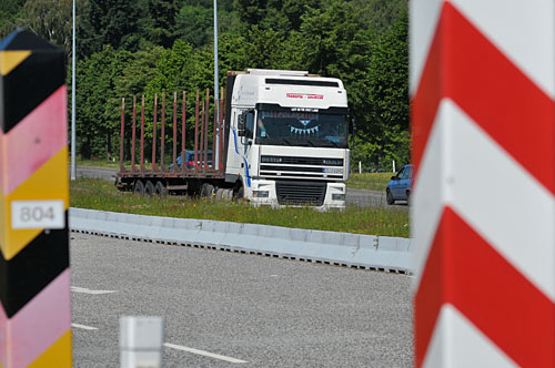 Dwa mln Polaków pracują za granicą. Jeszcze w 2002 roku za chlebem wyjechało z kraju niecałe 800 tysięcy ludzi - pisze Gazeta.pl, powołując się na dane Głównego Urzędu Statystycznego.