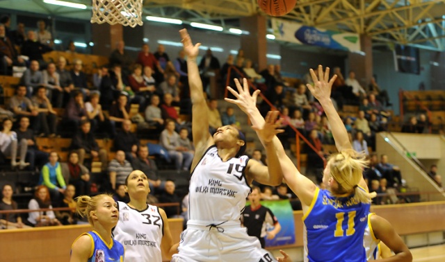 Koszykarki drużyny King Wilki Morskie Szczecin od mocnego uderzenia rozpoczynają występy w Basket Lidze Kobiet w nowym roku.