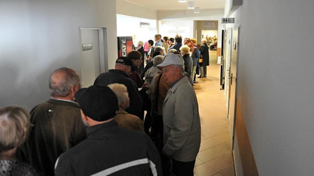 Skrócenie kolejek do lekarzy - to zadanie dla specjalnego zespołu, który powstał w centrali Narodowego Funduszu Zdrowia.