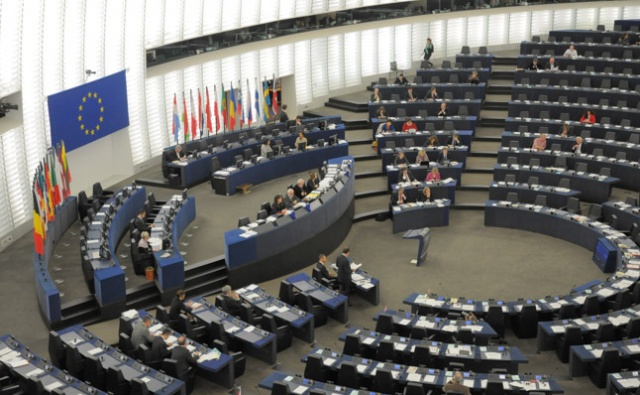 Najbardziej niebezpieczne plastiki, w tym jednorazowe torby powinny być zakazane od 2020 roku - stwierdził Parlament Europejski w przyjętej rezolucji.
