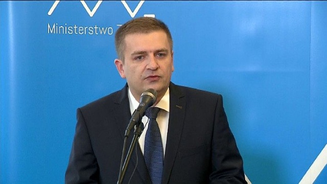 Minister zdrowia domaga się zawieszenia ordynatora ginekologii we Włocławku do czasu wyjaśnienia sprawy śmierci bliźniąt z Włocławka.