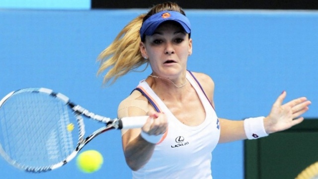 Agnieszka Radwańska nie zdołała awansować do finału wielkoszlemowego turnieju tenisowego Australian Open odbywającego się w Melbourne. Rozstawiona z numerem piątym Isia w półfinale przegrała ze Słowaczką Dominiką Cibulkovą 1:6, 2:6.